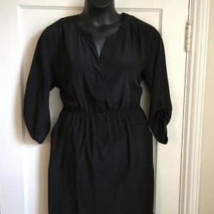 Black dress with button sleeves and pockets! XL